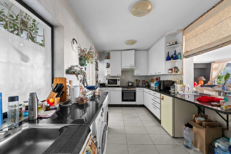 3 Bedroom Property for Sale in Sea Point Western Cape